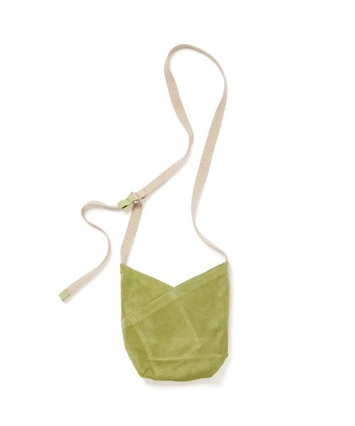 hobo（ホーボー）の「【hobo / ホーボー】 AZUMA SHOULDER BAG S PIG SUEDE（ショルダーバッグ・メンズ・ダークブラウン/チャコール/オレンジ/グリーン・FREE）」の3枚目の写真