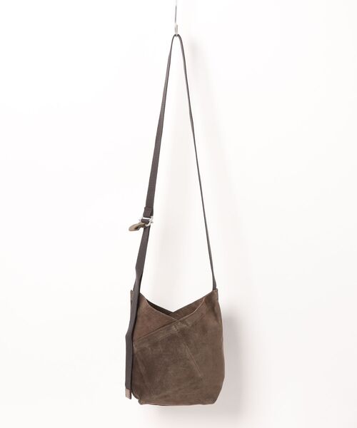 hobo（ホーボー）の「【hobo / ホーボー】 AZUMA SHOULDER BAG S PIG SUEDE（ショルダーバッグ・メンズ・ダークブラウン/チャコール/オレンジ/グリーン・FREE）」の12枚目の写真