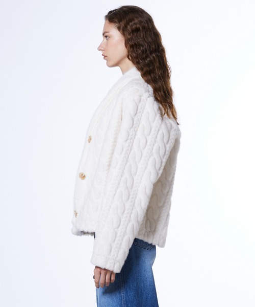 DOUBLE STANDARD CLOTHING(ダブルスタンダードクロージング)の「フェイクファーケーブルニット(ブルゾン・レディース・オフホワイト・FREE)」の5枚目の写真
