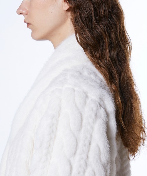 DOUBLE STANDARD CLOTHING(ダブルスタンダードクロージング)の「フェイクファーケーブルニット(ブルゾン・レディース・オフホワイト・FREE)」の8枚目の写真