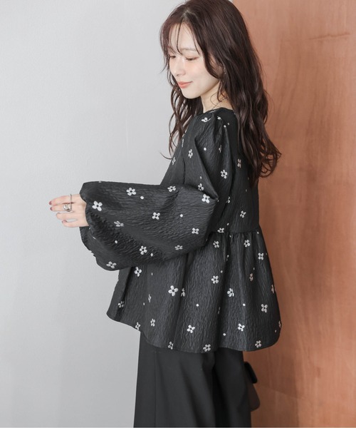 SUGAR BISKET(シュガービスケット)の「花柄ジャガード ペプラムトップス(その他トップス・レディース・ブラック/アイボリー・フリー)」の8枚目の写真