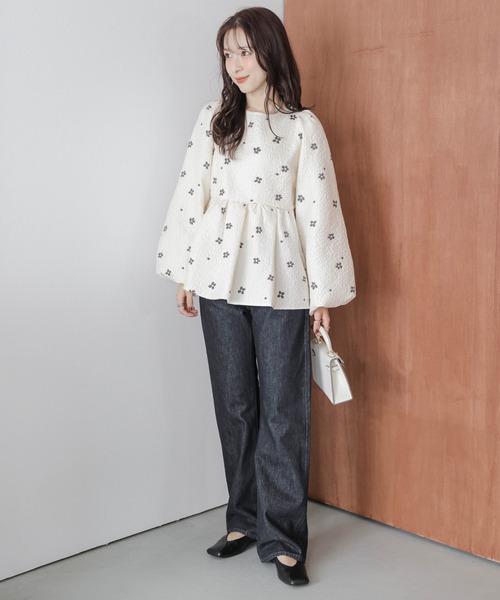 SUGAR BISKET(シュガービスケット)の「花柄ジャガード ペプラムトップス(その他トップス・レディース・ブラック/アイボリー・フリー)」の12枚目の写真