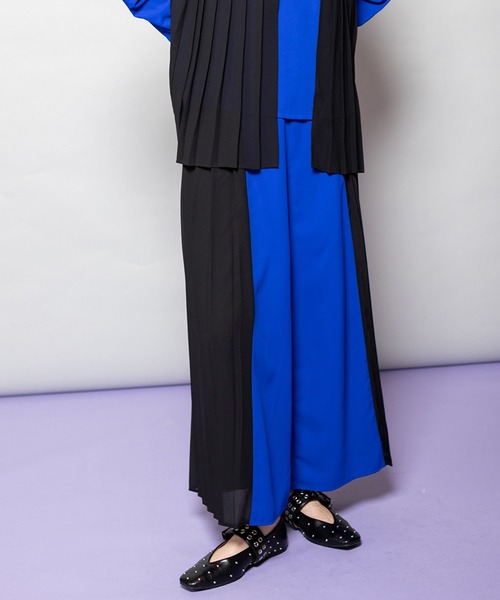 OSMOSIS（オズモーシス）の「サイドプリーツパンツ（その他パンツ・レディース・ライトカーキ/ブルー/ブラック・ONE SIZE）」の2枚目の写真