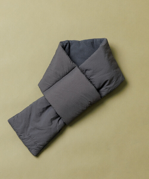 FREAK'S STORE（フリークスストア）の「HIGH LOFT PRIMALOFT PADDED SCARF/ハイロフト プリマロフト パデット スカーフ ダウンマフラー（マフラー・メンズ・チャコールグレー/オリーブ/ブラック・ONE SIZE）」の4枚目の写真