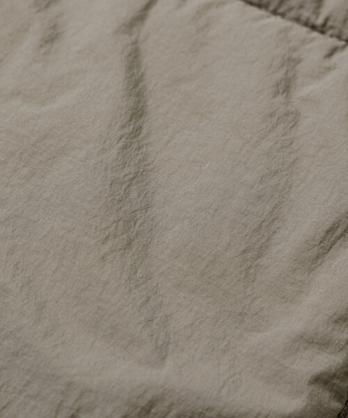 FREAK'S STORE（フリークスストア）の「HIGH LOFT PRIMALOFT PADDED SCARF/ハイロフト プリマロフト パデット スカーフ ダウンマフラー（マフラー・メンズ・チャコールグレー/オリーブ/ブラック・ONE SIZE）」の13枚目の写真