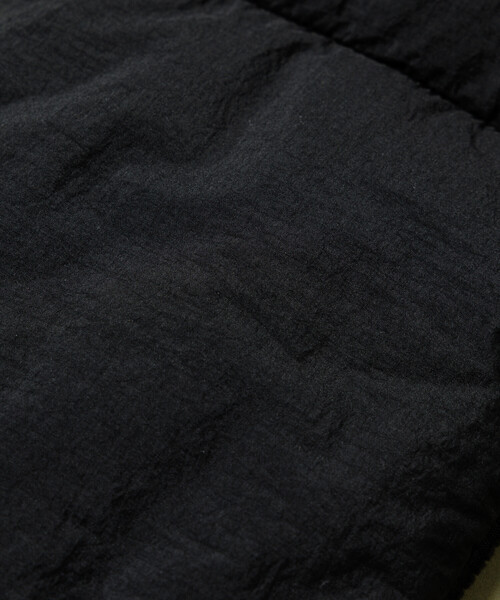 FREAK'S STORE（フリークスストア）の「HIGH LOFT PRIMALOFT PADDED SCARF/ハイロフト プリマロフト パデット スカーフ ダウンマフラー（マフラー・メンズ・チャコールグレー/オリーブ/ブラック・ONE SIZE）」の15枚目の写真