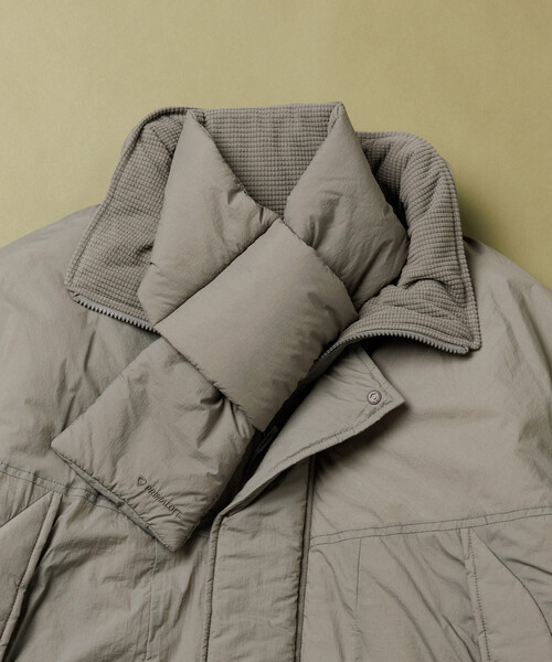 FREAK'S STORE(フリークスストア)の「HIGH LOFT PRIMALOFT PADDED SCARF/ハイロフト プリマロフト パデット スカーフ ダウンマフラー(マフラー・メンズ・チャコールグレー/オリーブ/ブラック・ONE SIZE)」の3枚目の写真