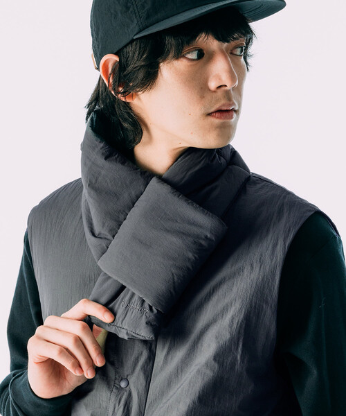 FREAK'S STORE（フリークスストア）の「HIGH LOFT PRIMALOFT PADDED SCARF/ハイロフト プリマロフト パデット スカーフ ダウンマフラー（マフラー・メンズ・チャコールグレー/オリーブ/ブラック・ONE SIZE）」の3枚目の写真