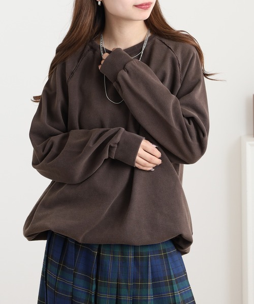 Arinomama(アリノママ)の「Arinomama 裏毛 パイピングラグラントレーナー(スウェット・レディース・ブラック/ホワイト系その他/ダークブラウン/杢グレー・FREE)」の7枚目の写真