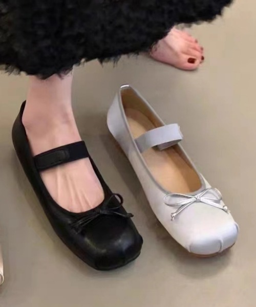 VIBGYOR(ヴィブジョー)の「FReePLACe/リボンモチーフ メリージェーン フラットシューズ パンプス X12669(パンプス・レディース・ブラック/シルバー・36/37/38/39)」の2枚目の写真