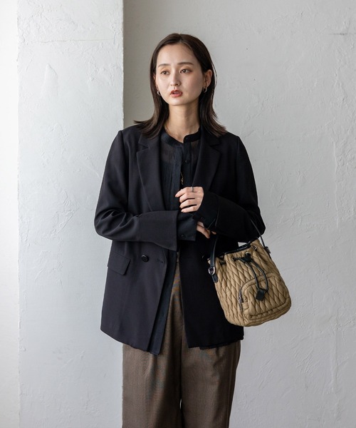 VitaFelice(ヴィータフェリーチェ)の「キルティング2way巾着バッグ(ハンドバッグ・レディース・ベージュ/ブラック・FREE)」の3枚目の写真