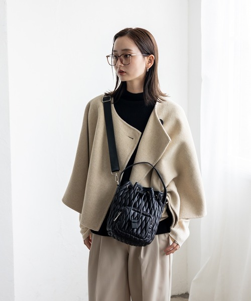 VitaFelice(ヴィータフェリーチェ)の「キルティング2way巾着バッグ(ハンドバッグ・レディース・ベージュ/ブラック・FREE)」の13枚目の写真