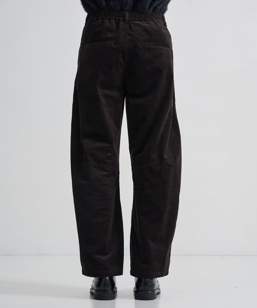 CITY TOKYO（シティトウキョウ）の「【CITY TOKYO/シティートーキョー】Corduroy barrel trousers（その他パンツ・メンズ・ブラック/ダークブラウン/オフホワイト・1/2）」の6枚目の写真