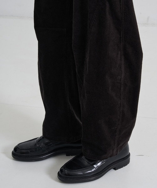 CITY TOKYO（シティトウキョウ）の「【CITY TOKYO/シティートーキョー】Corduroy barrel trousers（その他パンツ・メンズ・ブラック/ダークブラウン/オフホワイト・1/2）」の7枚目の写真