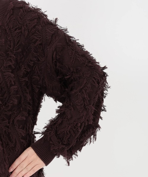STRAWBERRY-FIELDS（ストロベリーフィールズ）の「ジオフリンジニット_ランダムフリンジVネックニット（ニット/セーター・レディース・ブラック/ブラウン・2）」の8枚目の写真