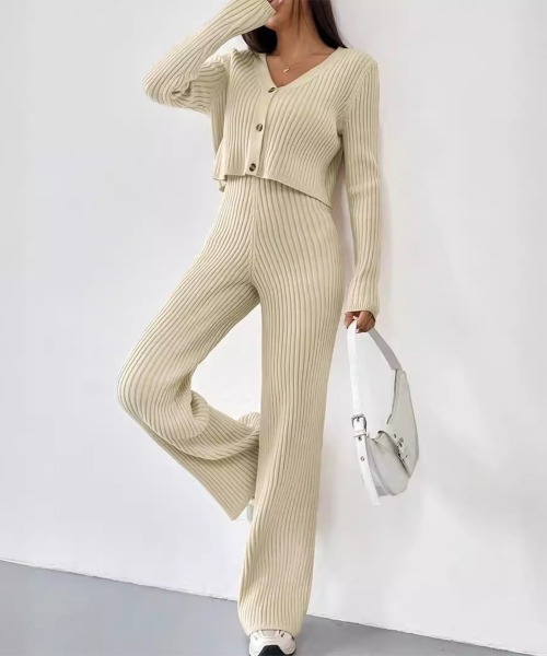 Miniministore(ミニミニストア)の「ニットセットアップ トップス パンツ(セットアップ・レディース・ブラック/ベージュ・L/S/M)」の3枚目の写真