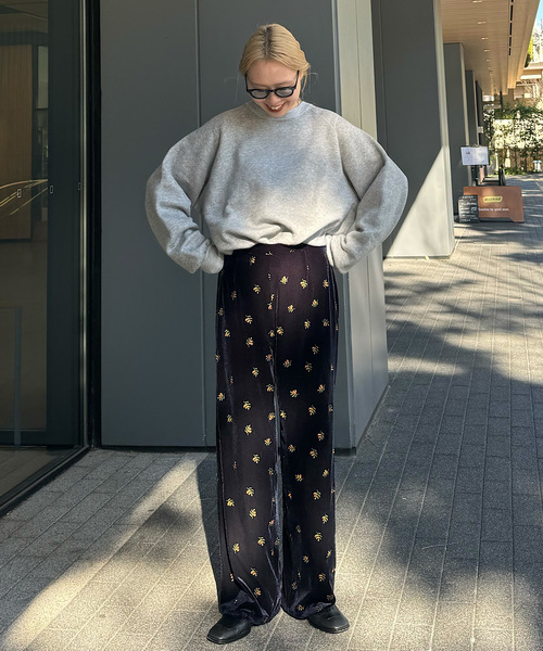 OUTDOOR PRODUCTS（アウトドアプロダクツ）の「追加 刺繍ベロアフレアパンツ（スラックス・レディース・ネイビー・38/36）」の10枚目の写真