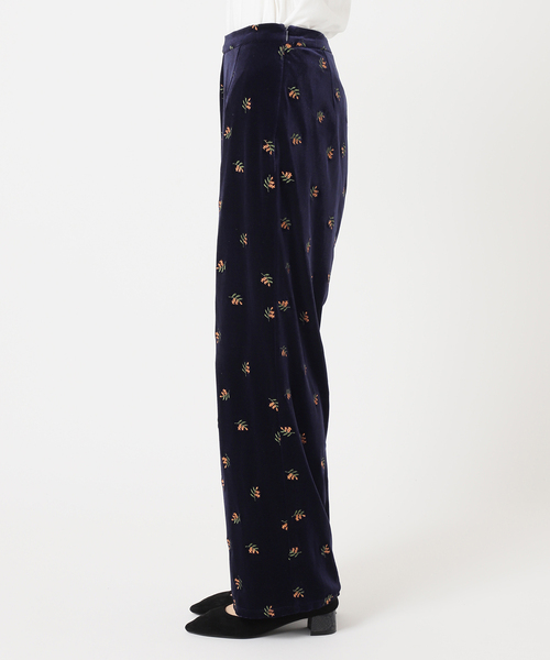 OUTDOOR PRODUCTS（アウトドアプロダクツ）の「追加 刺繍ベロアフレアパンツ（スラックス・レディース・ネイビー・38/36）」の3枚目の写真