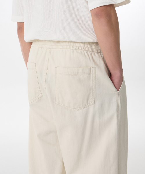 MUSINSA STANDARD（ムシンサスタンダード）の「リネンライクワンタックワイドバンディングデニムパンツ[クリーム]（デニムパンツ・メンズ・その他・28/30/36/38/40/42/26/32/34）」の5枚目の写真