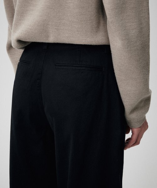 MUSINSA STANDARD（ムシンサスタンダード）の「リバースワンタックレギュラーフィットチノパンツ[ブラック]（その他パンツ・メンズ・その他・40/38/30/26/27/28/29/42/36/34/32/31/33）」の11枚目の写真