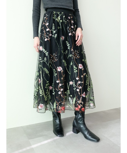 DOLLUPOOPS（ドールアップウップス）の「フローラル刺繍チュールスカート（スカート・レディース・ブラック/ベージュ系・FREE）」の2枚目の写真