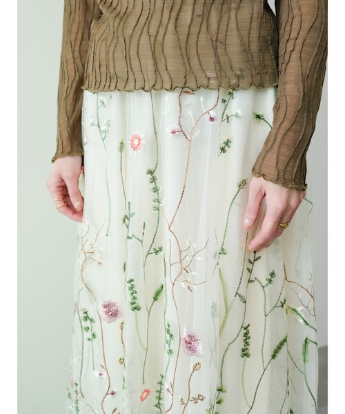 DOLLUPOOPS（ドールアップウップス）の「フローラル刺繍チュールスカート（スカート・レディース・ブラック/ベージュ系・FREE）」の4枚目の写真