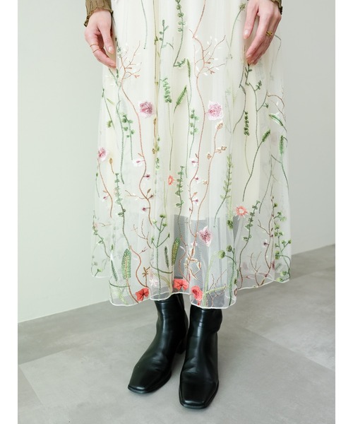 DOLLUPOOPS（ドールアップウップス）の「フローラル刺繍チュールスカート（スカート・レディース・ブラック/ベージュ系・FREE）」の5枚目の写真