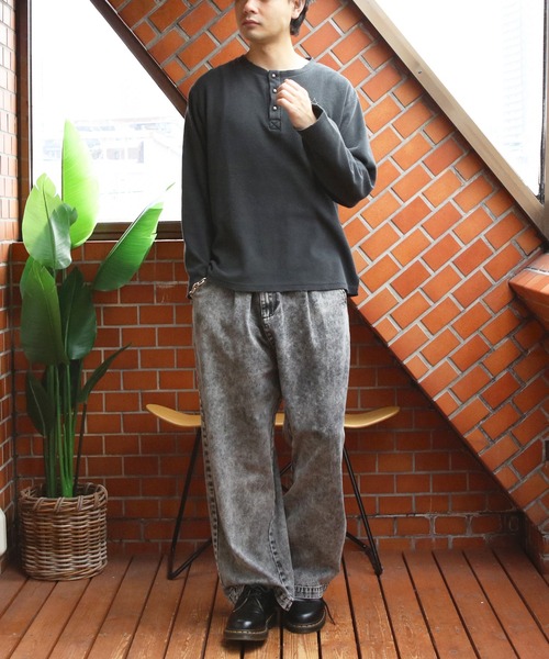 ８(eight)（エイト）の「ヴィンテージ風クロス刺繍ワッフルダメージロンT（Tシャツ/カットソー・メンズ・チャコール/グレー/ブラック・MEDIUM/LARGE）」の8枚目の写真