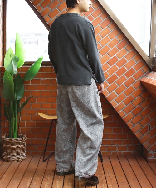 ８(eight)（エイト）の「ヴィンテージ風クロス刺繍ワッフルダメージロンT（Tシャツ/カットソー・メンズ・チャコール/グレー/ブラック・MEDIUM/LARGE）」の13枚目の写真
