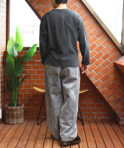 ８(eight)（エイト）の「ヴィンテージ風クロス刺繍ワッフルダメージロンT（Tシャツ/カットソー・メンズ・チャコール/グレー/ブラック・MEDIUM/LARGE）」の14枚目の写真
