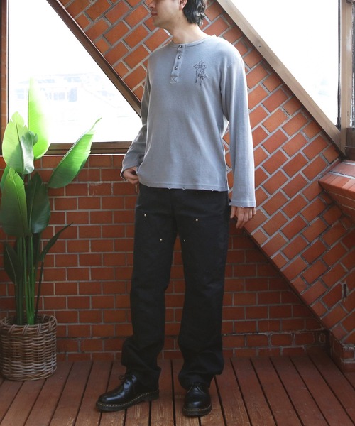 ８(eight)（エイト）の「ヴィンテージ風クロス刺繍ワッフルダメージロンT（Tシャツ/カットソー・メンズ・チャコール/グレー/ブラック・MEDIUM/LARGE）」の18枚目の写真