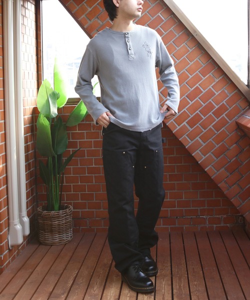 ８(eight)（エイト）の「ヴィンテージ風クロス刺繍ワッフルダメージロンT（Tシャツ/カットソー・メンズ・チャコール/グレー/ブラック・MEDIUM/LARGE）」の21枚目の写真