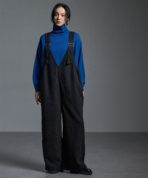 Soiunique（スワユニーク）の「V開きゆったりサイズオールインワン ［Soiunique］（つなぎ/オールインワン・レディース・チャコール/ブラック・M～Ｌ/L～LL）」の3枚目の写真