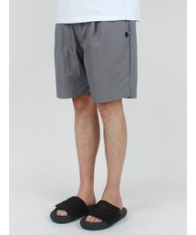 FABULOUS ARCHIVE（ファビュラスアーカイブ）の「ユニセックス バミューダ ワンタック ウーブンバンディング ハーフパンツ グレー(FCB2PT301M)（その他パンツ）」