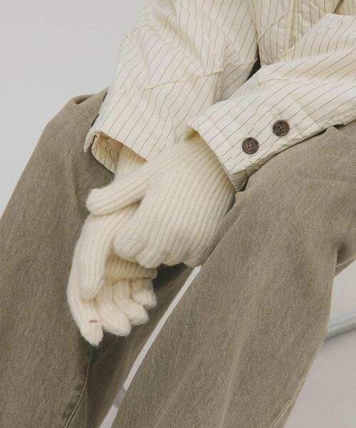 KBF（ケイビーエフ）の「リブニットグローブ（手袋・レディース・アイボリー/ライトブルー/ブラウン・ONE）」の4枚目の写真