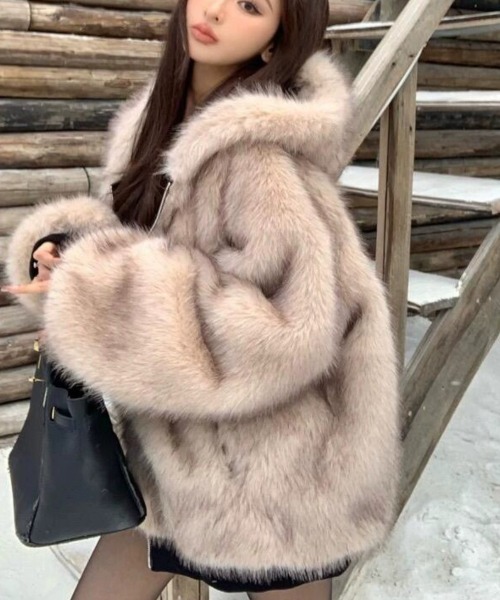 リバーシブルフード付きアウター