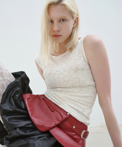 AOPT(アオプト)の「FLORAL UNBALANCE SLEEVELESS TOP - IVORY(Tシャツ/カットソー・レディース・その他・SMALL/MEDIUM)」の2枚目の写真