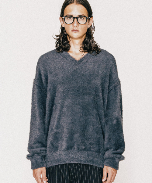 VASTIC(バスティック)の「ヘアリーリバースVネックニット_チャコール(ニット/セーター・メンズ・その他・MEDIUM/LARGE)」の1枚目の写真