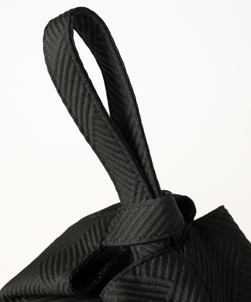 YELLOWSTONE（イエローストーン）の「Embossing Dumpling Wrist bag - Stripe Black（トートバッグ・レディース・その他・FREE）」の3枚目の写真