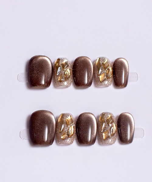 KONVINI(コンビニ)の「【not a nail】水光マグネットビジューデザインショートネイルチップ(ネイルシール/ネイルチップ・レディース・ブラウン/ブルー・MEDIUM)」の1枚目の写真