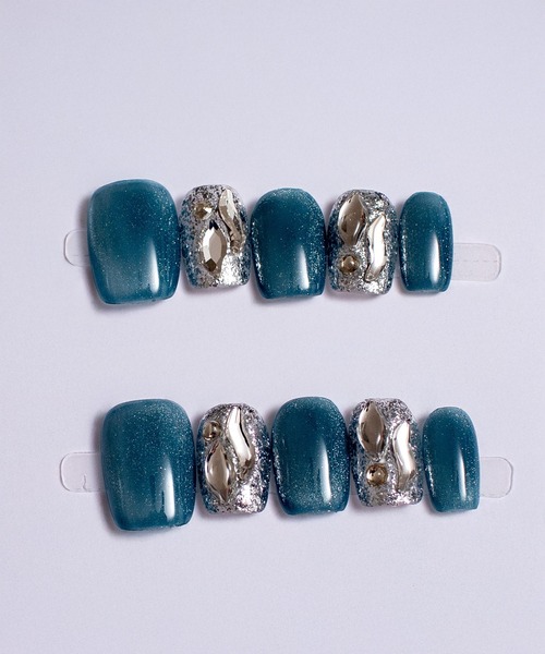 KONVINI(コンビニ)の「【not a nail】水光マグネットビジューデザインショートネイルチップ(ネイルシール/ネイルチップ・レディース・ブラウン/ブルー・MEDIUM)」の3枚目の写真