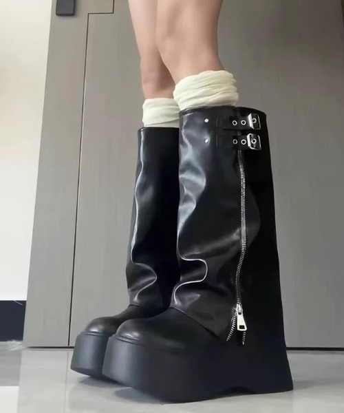 LAC-VERT（ラック・ヴェール）の「【ロング】ZIPベルトカバーブーツ（ブーツ・レディース・ブラック/ブラウン・SMALL/MEDIUM/LARGE）」の11枚目の写真