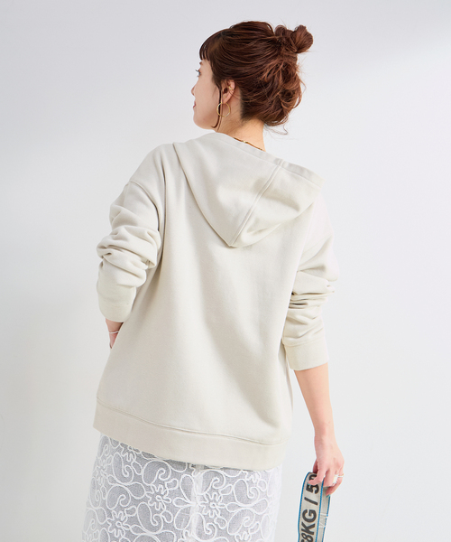 B.C STOCK（ベーセーストック）の「ウォッシャブル / ラメ裏毛オープンフーディ（パーカー・レディース・グレー/アイボリー・FREE）」の11枚目の写真