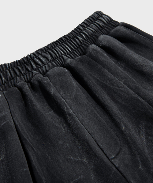 UNLC(ユーエヌエルシー)の「ダーティハンドペインティングバミューダパンツブラック(その他パンツ・メンズ・その他・LARGE/MEDIUM)」の2枚目の写真