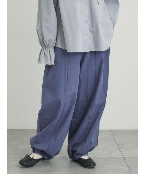 Samansa Mos2（サマンサ モスモス）の「【M/Lサイズ】センターピンタック裾ギャザーパンツ（その他パンツ・レディース・チャコールグレー/ベージュ/ネイビー/イエロー・M/L）」の3枚目の写真