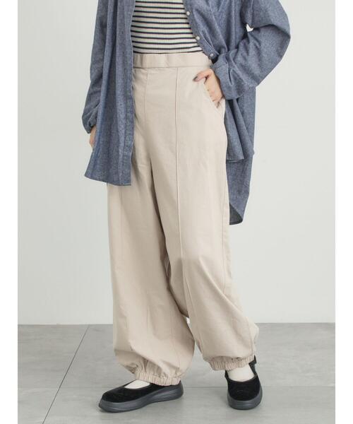 Samansa Mos2（サマンサ モスモス）の「【M/Lサイズ】センターピンタック裾ギャザーパンツ（その他パンツ・レディース・チャコールグレー/ベージュ/ネイビー/イエロー・M/L）」の6枚目の写真