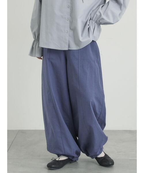 Samansa Mos2（サマンサ モスモス）の「【M/Lサイズ】センターピンタック裾ギャザーパンツ（その他パンツ・レディース・チャコールグレー/ベージュ/ネイビー/イエロー・M/L）」の14枚目の写真