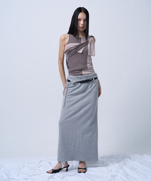 ZIZEMUSEUM(ジゼミュージアム)の「UNBALANCE SLEEVELESS TOP (COCOA)(Tシャツ/カットソー・レディース・その他・ONE SIZE)」の2枚目の写真