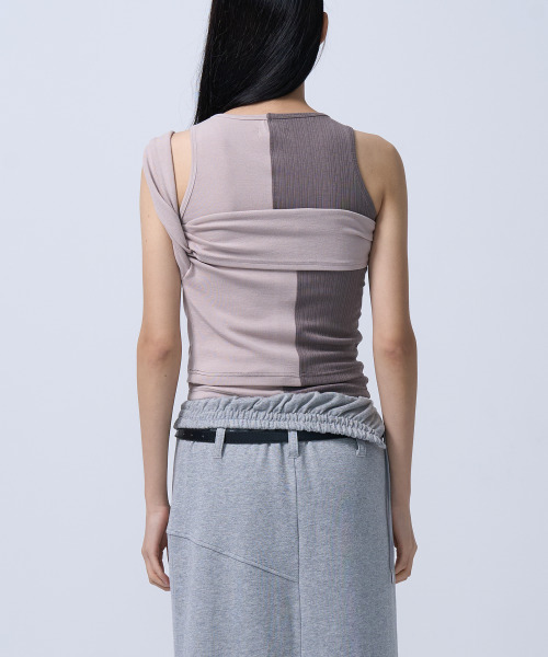 ZIZEMUSEUM(ジゼミュージアム)の「UNBALANCE SLEEVELESS TOP (COCOA)(Tシャツ/カットソー・レディース・その他・ONE SIZE)」の3枚目の写真