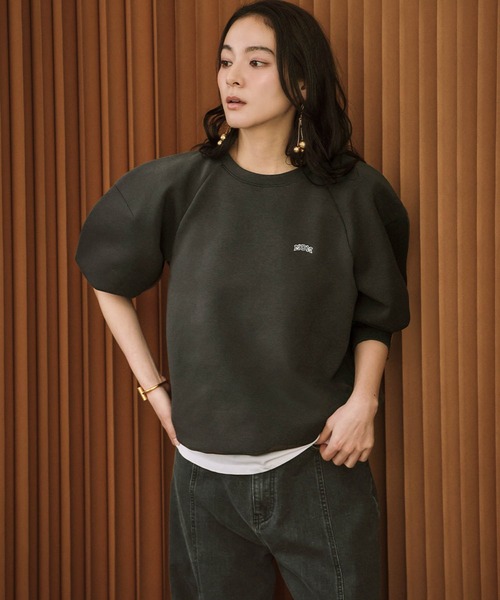 ELFRANK(エルフランク)の「ロゴ刺繍 ラグランスリーブ スウェット トップス プルオーバー 母の日ギフト・自分のご褒美に《着用動画あり》(スウェット・レディース・ブラウン/レッド/オフホワイト/チャコールグレー・M/L)」の16枚目の写真